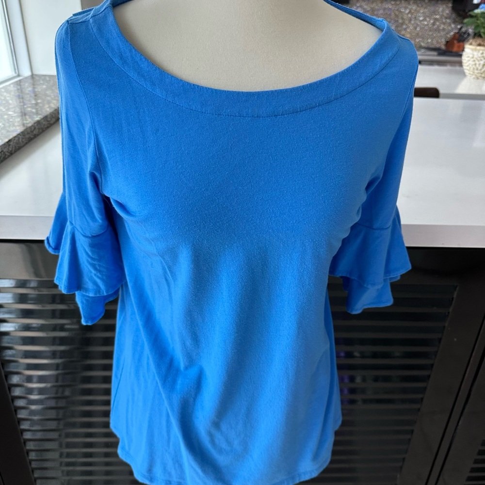 Lilly Pulitzer blue cotton shirt is medium